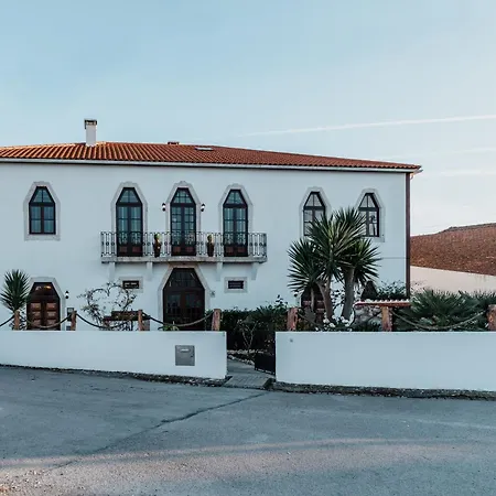 Casa Da Cerca-suite Aconchegante Com Piscina 住宿加早餐酒店 3*